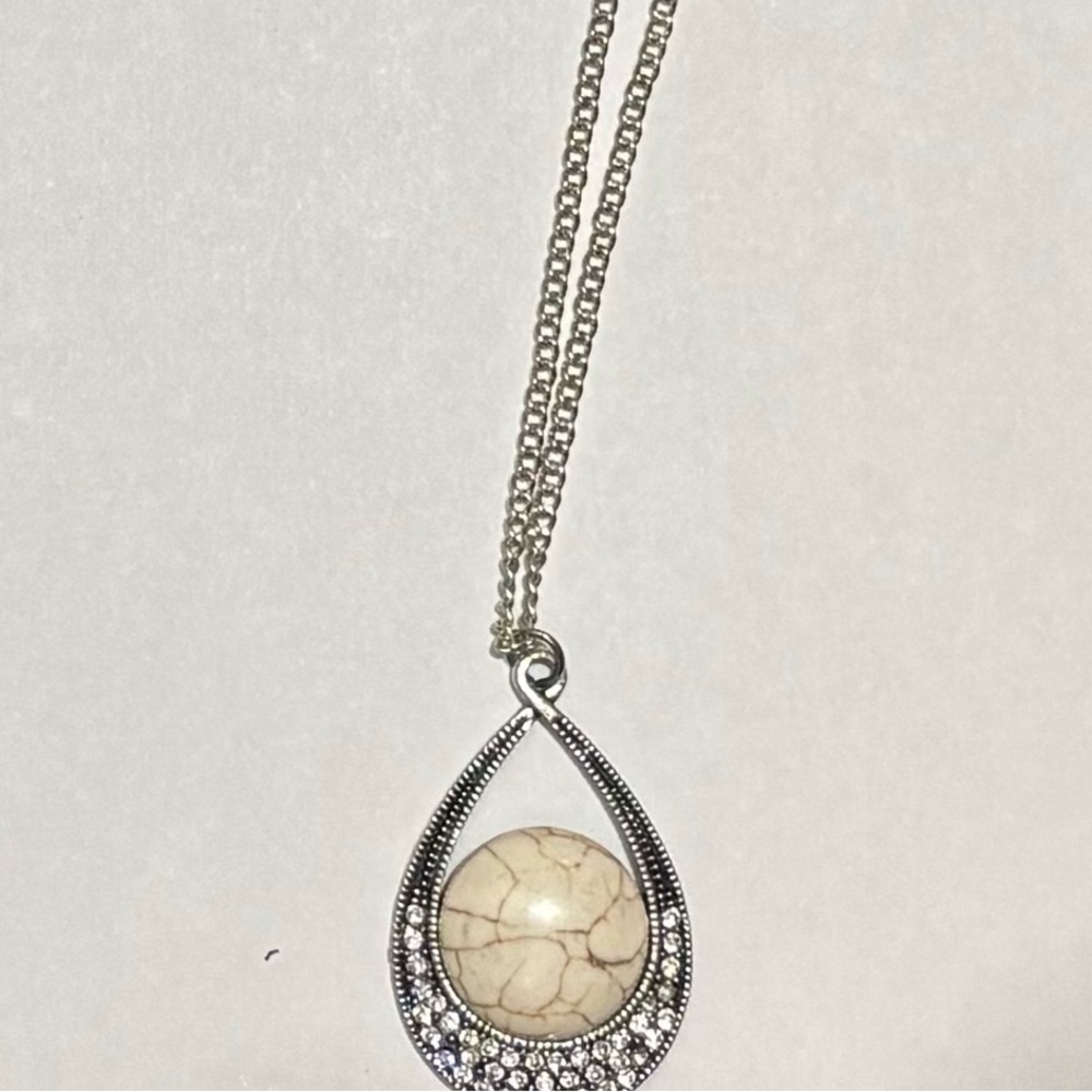 Silver crystal and stone tear drop pendant necklace - Picture 4 of 4